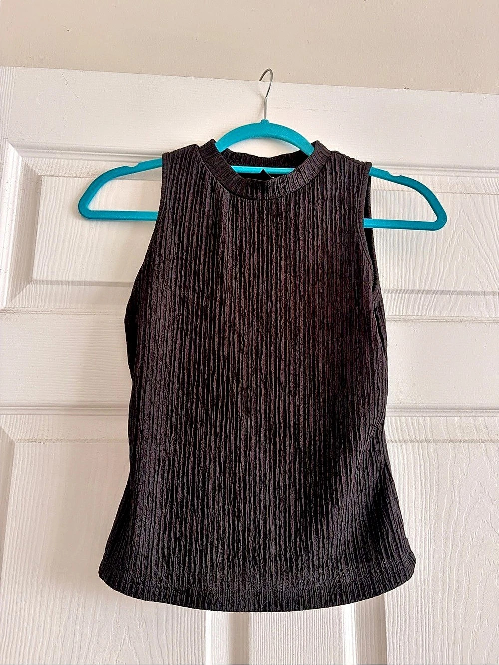 SHEIN Sleeveless Textured Top in Black Size XS Like New